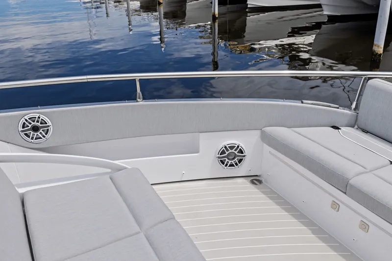 Slide: The Image of Azimut 48 Verve 2026 - 58