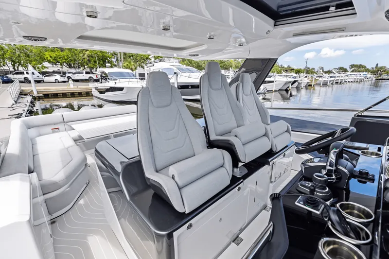 Slide: The Image of Azimut 48 Verve 2026 - 59