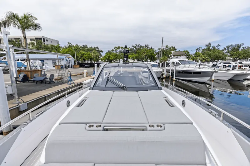 Slide: The Image of Azimut 48 Verve 2026 - 62