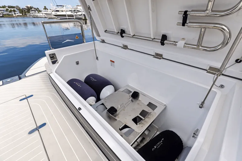 Slide: The Image of Azimut 48 Verve 2026 - 72