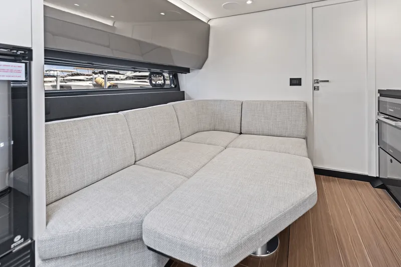 Slide: The Image of Azimut 48 Verve 2026 - 73