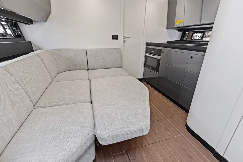 Slide: The Image of Azimut 48 Verve 2026 - 74