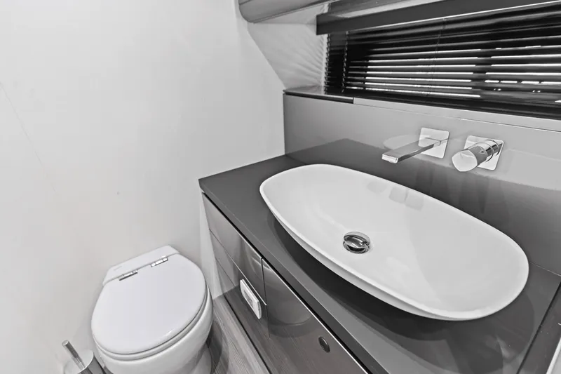 Slide: The Image of Azimut 48 Verve 2026 - 88