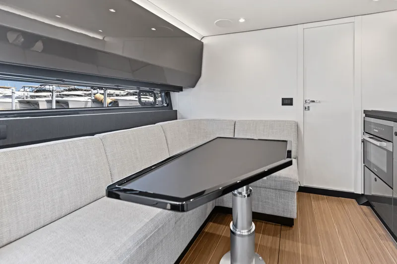 Slide: The Image of Azimut 48 Verve 2026 - 76
