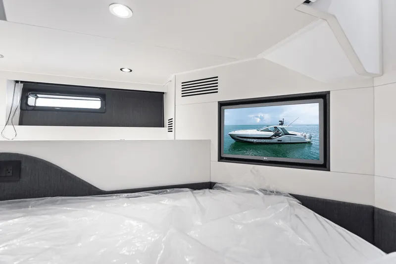 Slide: The Image of Azimut 48 Verve 2026 - 67