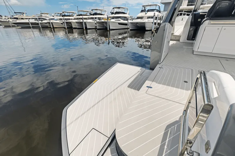 Slide: The Image of Azimut 48 Verve 2026 - 32
