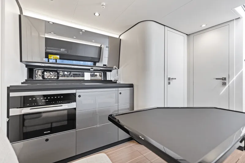 Slide: The Image of Azimut 48 Verve 2026 - 83