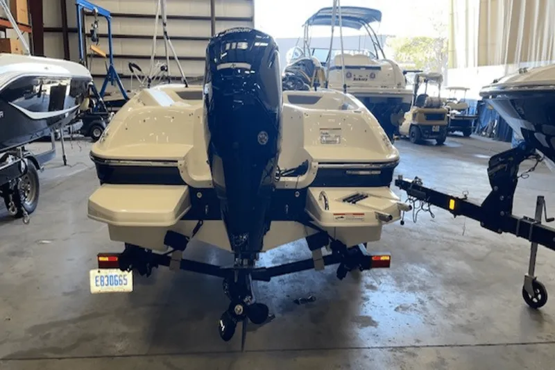 Slide: The Image of Bayliner 180 ELEMENT 2023 - 10