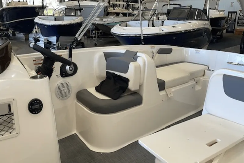 Slide: The Image of Bayliner 180 ELEMENT 2023 - 4