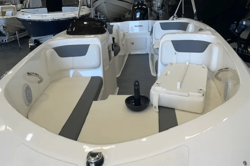 Slide: The Image of Bayliner 180 ELEMENT 2023 - 8