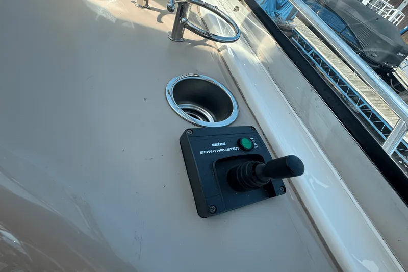 Slide: The Image of Sea Ray 550 SUNDANCER 2003 - 25