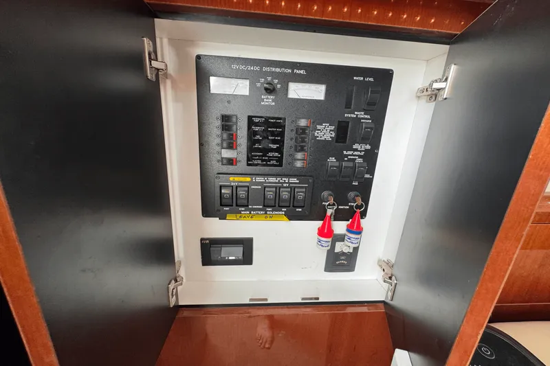 Slide: The Image of Sea Ray 550 SUNDANCER 2003 - 42