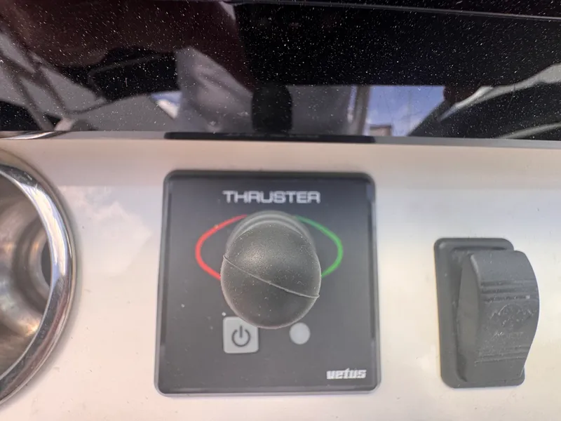 Slide: The Image of Sea Ray 280 SLX 2019 - 12