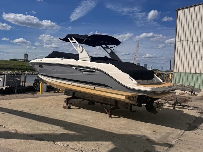 Slide: The Image of Sea Ray 280 SLX 2019 - 2