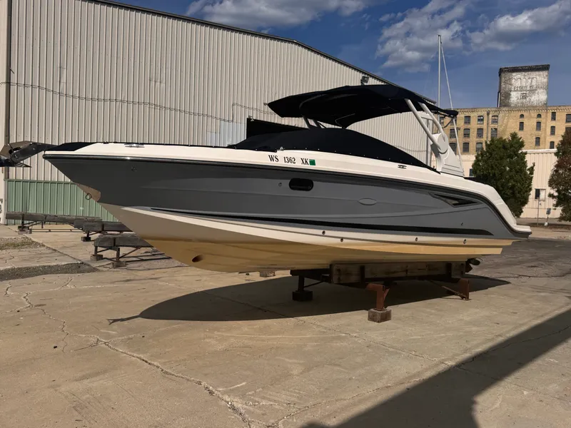 Slide: The Image of Sea Ray 280 SLX 2019 - 4