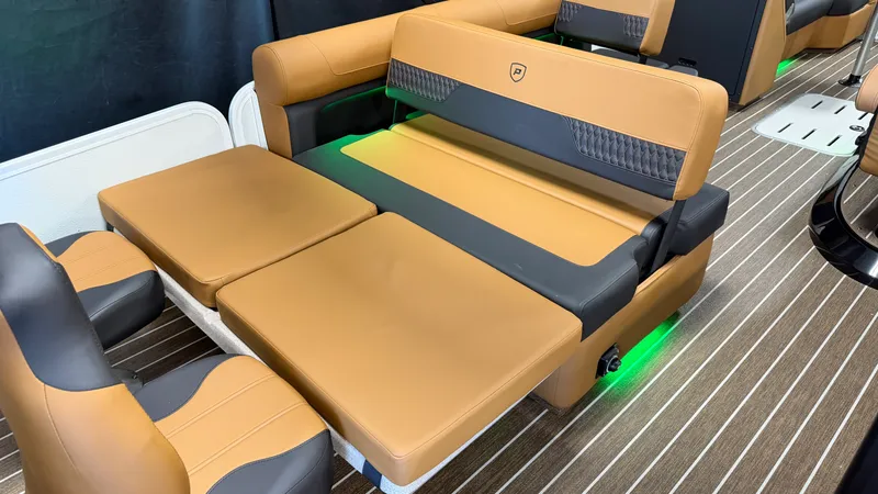 Slide: The Image of Premier 250 SOLARIS 2026 - 63