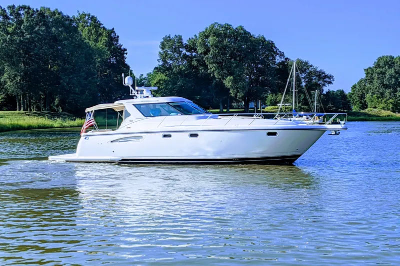 The Image of Tiara 4400 Sovran 2006 - 0