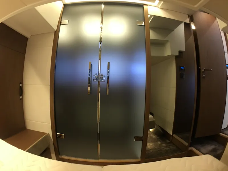 Slide: The Image of Interior of Jeanneau Leader 46 yacht, 2017 model. - 37