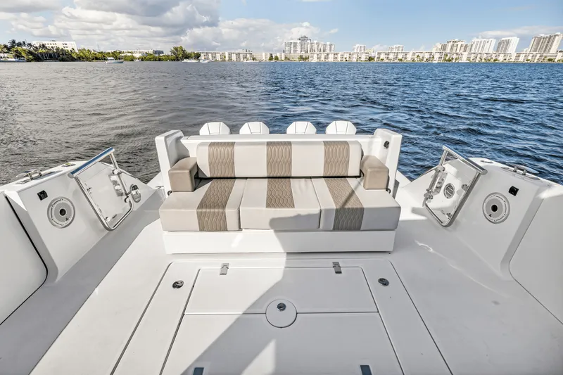 Slide: The Image of Ocean Alexander 45 DIVERGENCE COUPE 2021 - 12