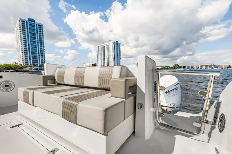 Slide: The Image of Ocean Alexander 45 DIVERGENCE COUPE 2021 - 13