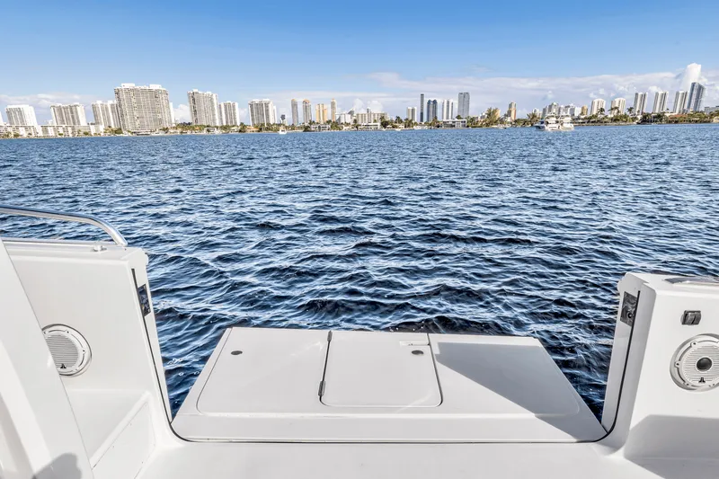 Slide: The Image of Ocean Alexander 45 DIVERGENCE COUPE 2021 - 18