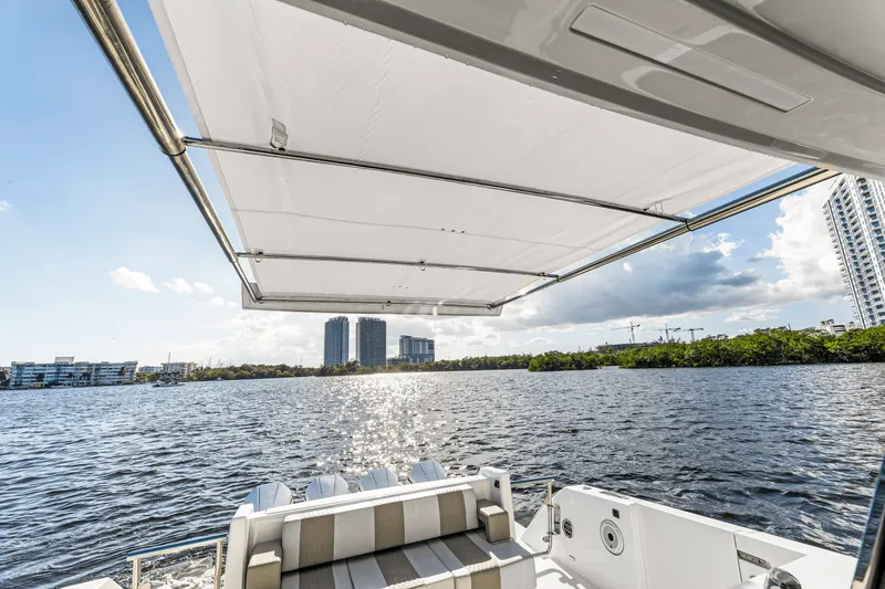 Slide: The Image of Ocean Alexander 45 DIVERGENCE COUPE 2021 - 21