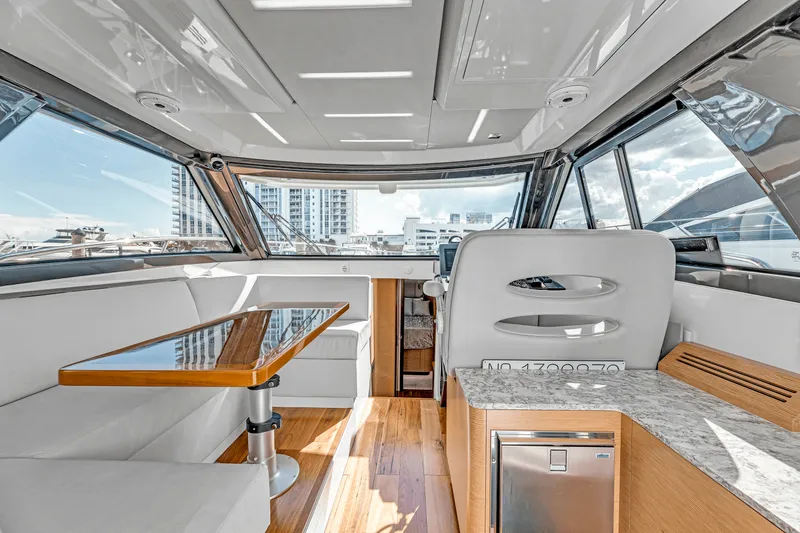 Slide: The Image of Ocean Alexander 45 DIVERGENCE COUPE 2021 - 24