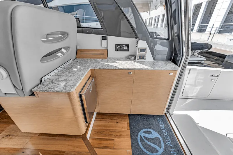 Slide: The Image of Ocean Alexander 45 DIVERGENCE COUPE 2021 - 27