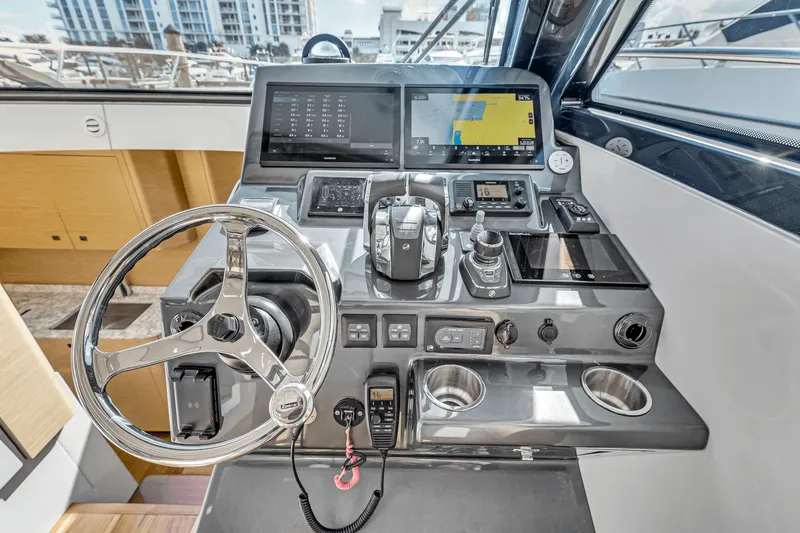 Slide: The Image of Ocean Alexander 45 DIVERGENCE COUPE 2021 - 29