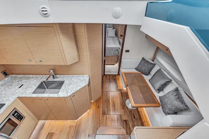 Slide: The Image of Ocean Alexander 45 DIVERGENCE COUPE 2021 - 34