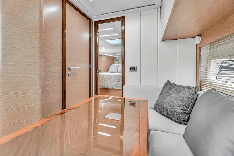 Slide: The Image of Ocean Alexander 45 DIVERGENCE COUPE 2021 - 40