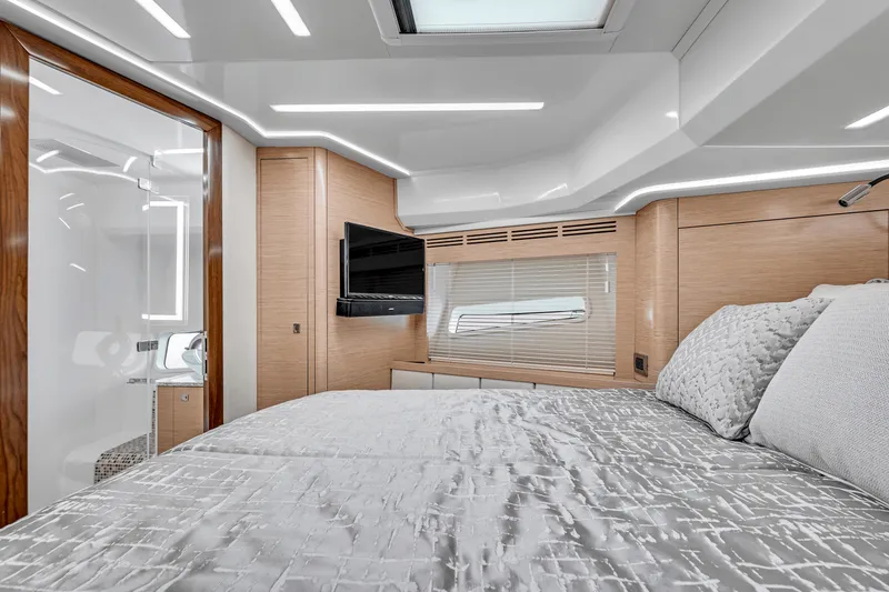 Slide: The Image of Ocean Alexander 45 DIVERGENCE COUPE 2021 - 42