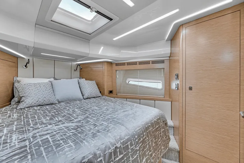 Slide: The Image of Ocean Alexander 45 DIVERGENCE COUPE 2021 - 44