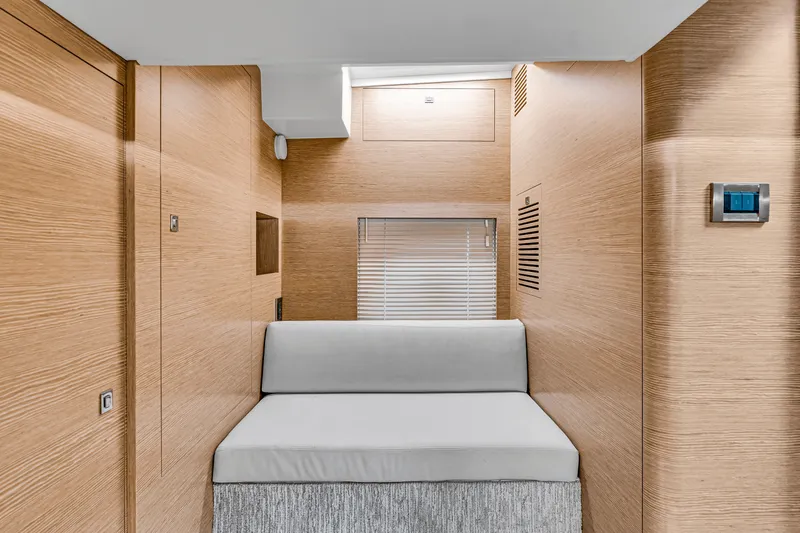 Slide: The Image of Ocean Alexander 45 DIVERGENCE COUPE 2021 - 48