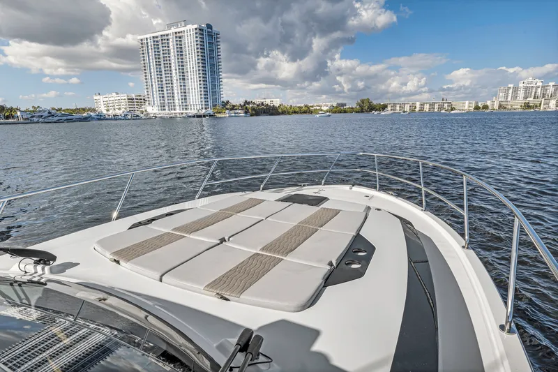 Slide: The Image of Ocean Alexander 45 DIVERGENCE COUPE 2021 - 51