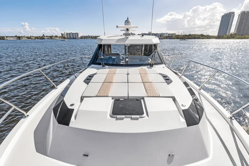 Slide: The Image of Ocean Alexander 45 DIVERGENCE COUPE 2021 - 52