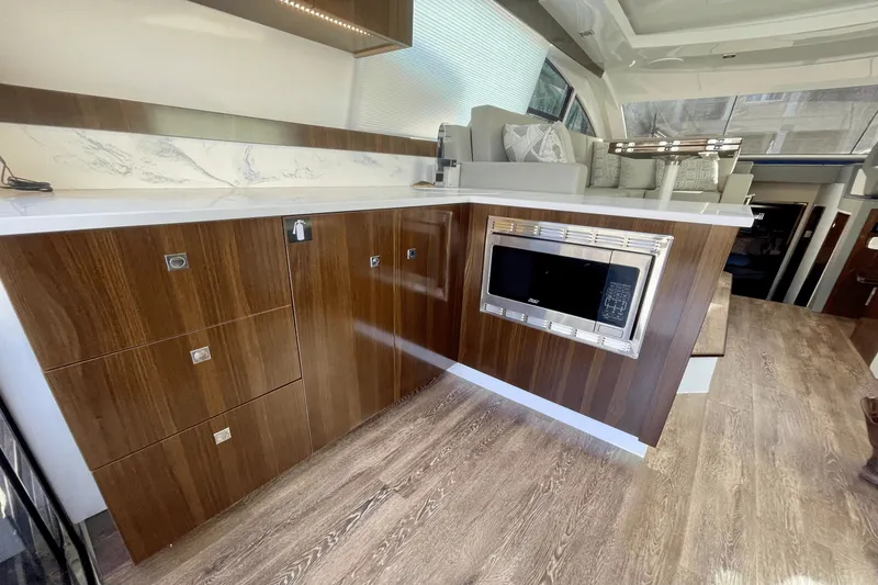 Slide: The Image of Cruisers Yachts 46 CANTIUS 2023 - 13