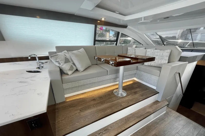Slide: The Image of Cruisers Yachts 46 CANTIUS 2023 - 14
