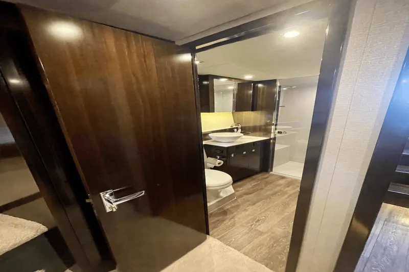 Slide: The Image of Cruisers Yachts 46 CANTIUS 2023 - 23