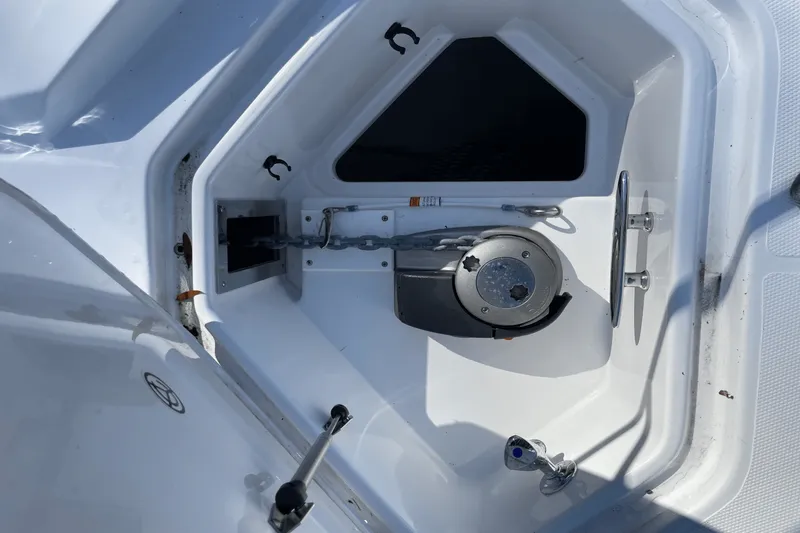 Slide: The Image of Cruisers Yachts 46 CANTIUS 2023 - 34