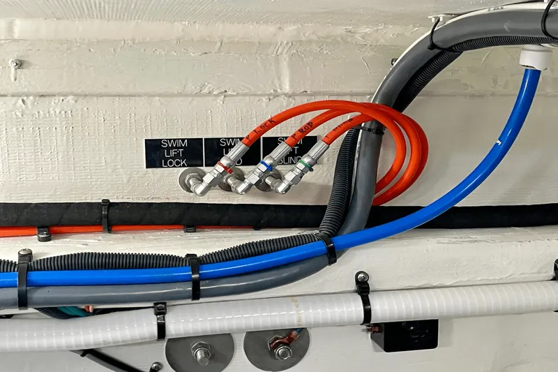 Slide: The Image of Cruisers Yachts 46 CANTIUS 2023 - 37