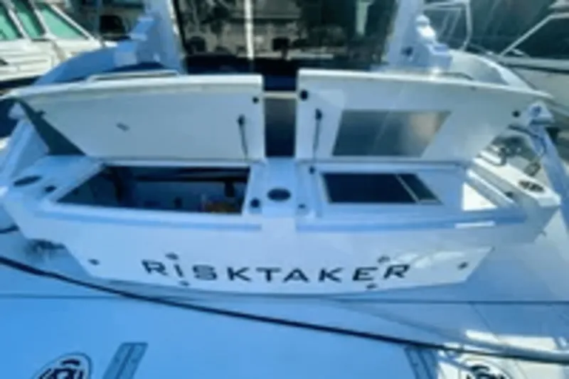 Slide: The Image of Cruisers Yachts 46 CANTIUS 2023 - 4