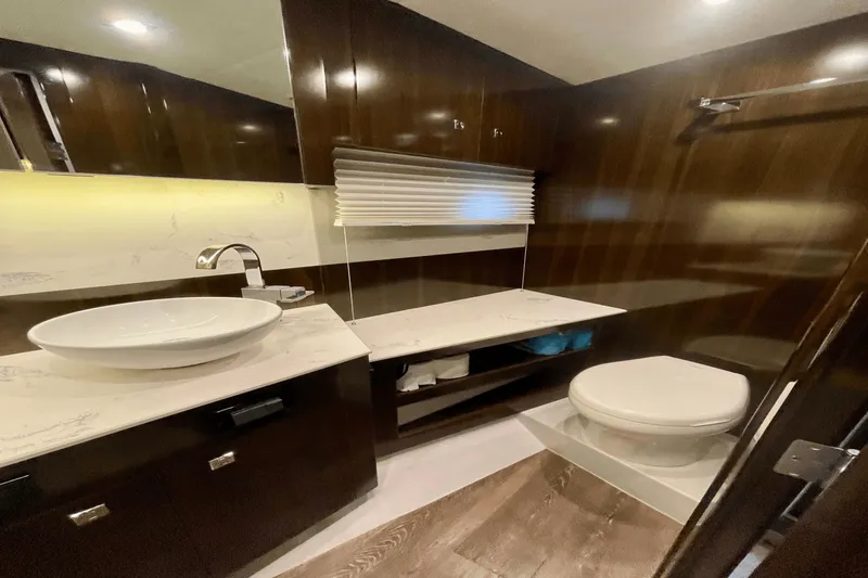 Slide: The Image of Cruisers Yachts 46 CANTIUS 2023 - 40