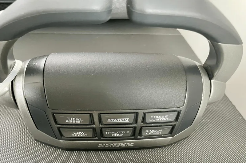 Slide: The Image of Cruisers Yachts 46 CANTIUS 2023 - 46