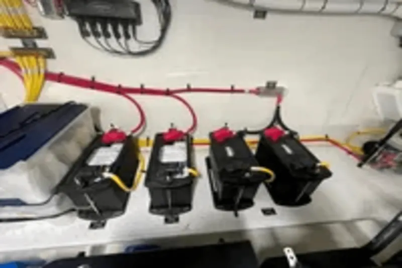 Slide: The Image of Cruisers Yachts 46 CANTIUS 2023 - 60