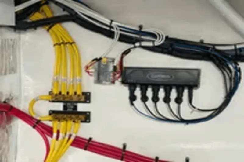 Slide: The Image of Cruisers Yachts 46 CANTIUS 2023 - 62