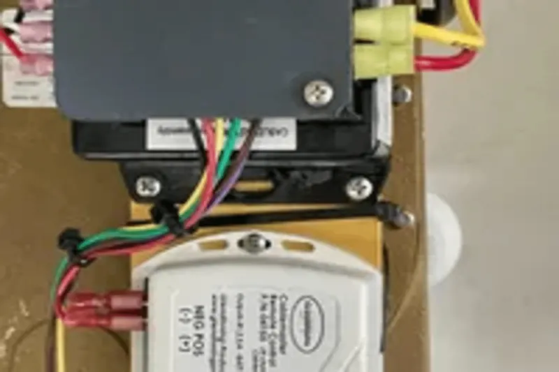 Slide: The Image of Cruisers Yachts 46 CANTIUS 2023 - 63