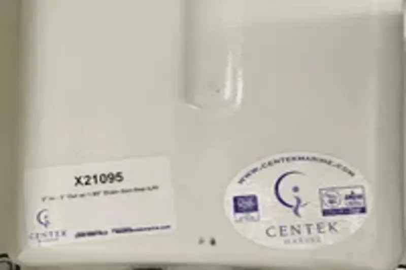 Slide: The Image of Cruisers Yachts 46 CANTIUS 2023 - 65