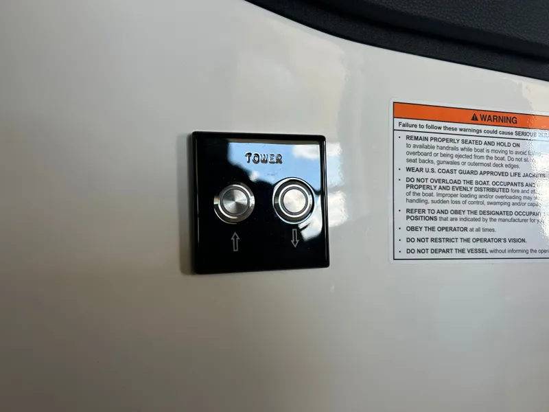 Slide: The Image of Sea Ray SLX 260 2026 - 29