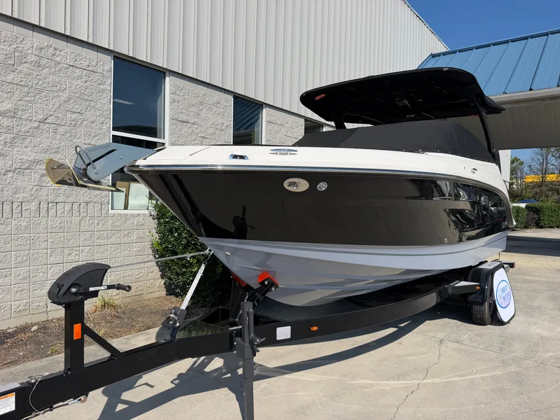 Slide: The Image of Sea Ray SLX 260 2026 - 2
